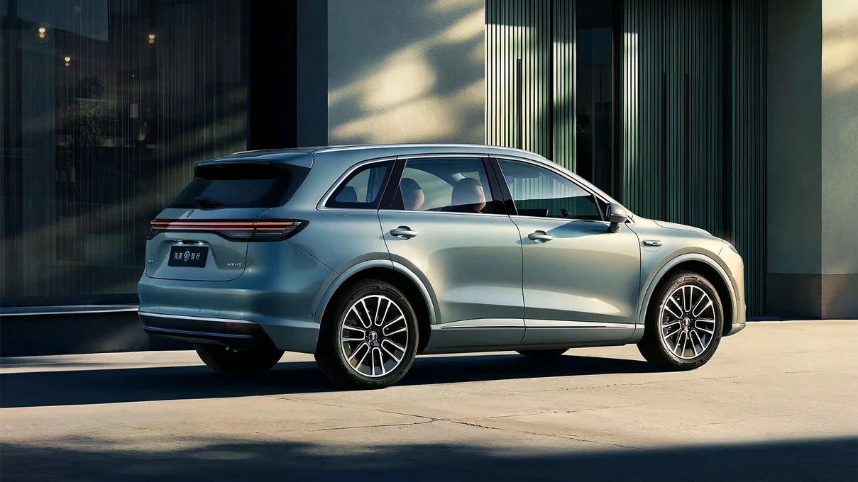 Huawei’s Shangjie H5 Electric Vehicle Hits 10,000 Deliveries in Just 43 Days